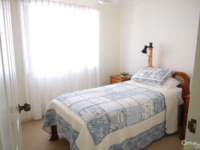 12 Kennewell Parade, Tuncurry NSW 2428