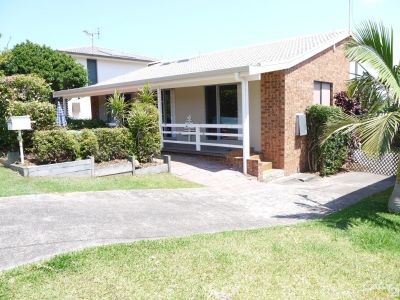 47 Lakeview Crescent, Forster NSW 2428