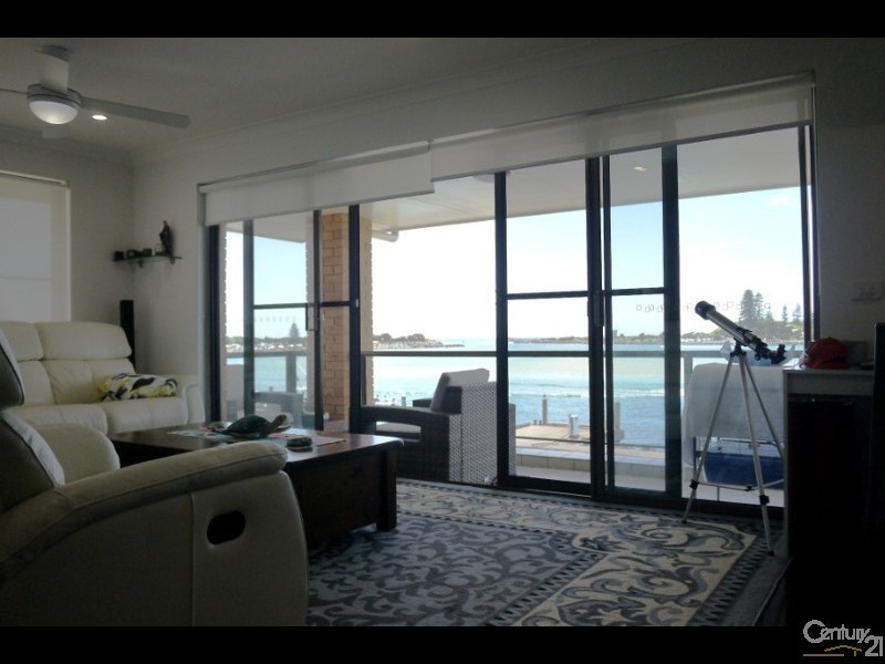 1/3-5 Wharf Street, Tuncurry NSW 2428