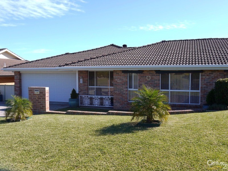 2/7 Akala Avenue, Forster NSW 2428