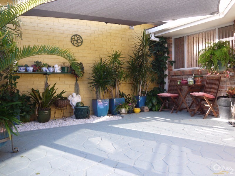2/7 Akala Avenue, Forster NSW 2428