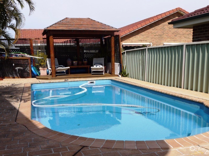 12 Burke Close, Forster NSW 2428