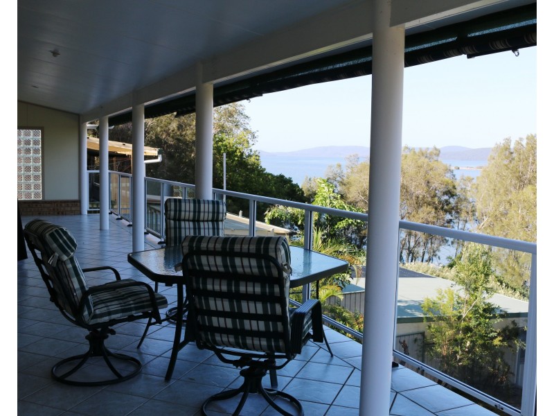 25 Green Point Drive, Green Point NSW 2428