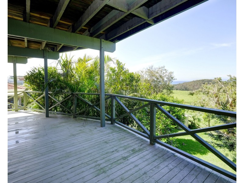 48 High Street, Black Head NSW 2430
