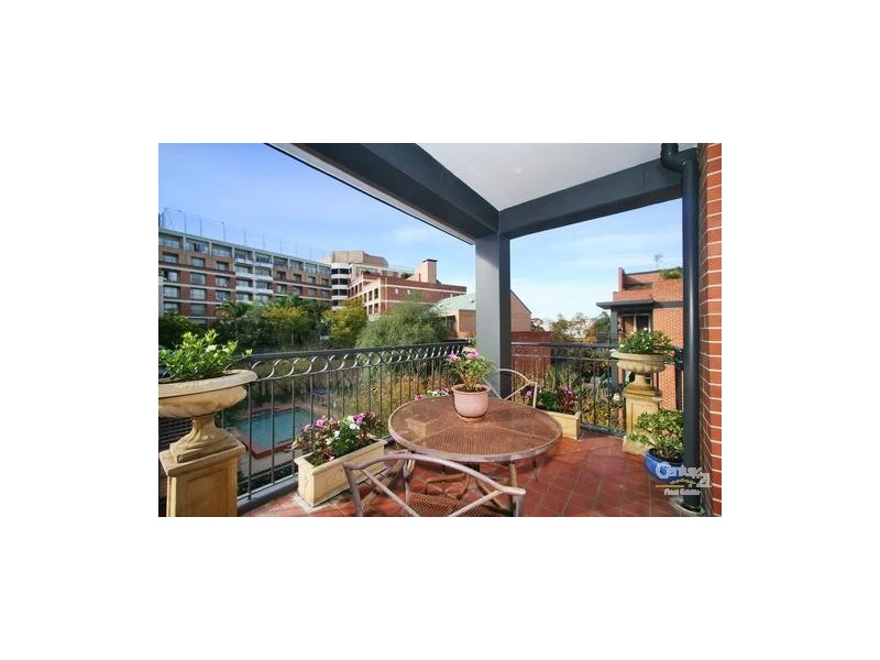 28/300 Riley Street, Surry Hills NSW 2010