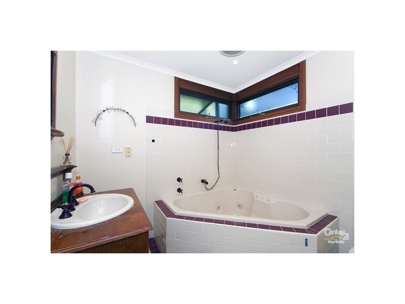 24 Moray Pde, Saratoga NSW 2251