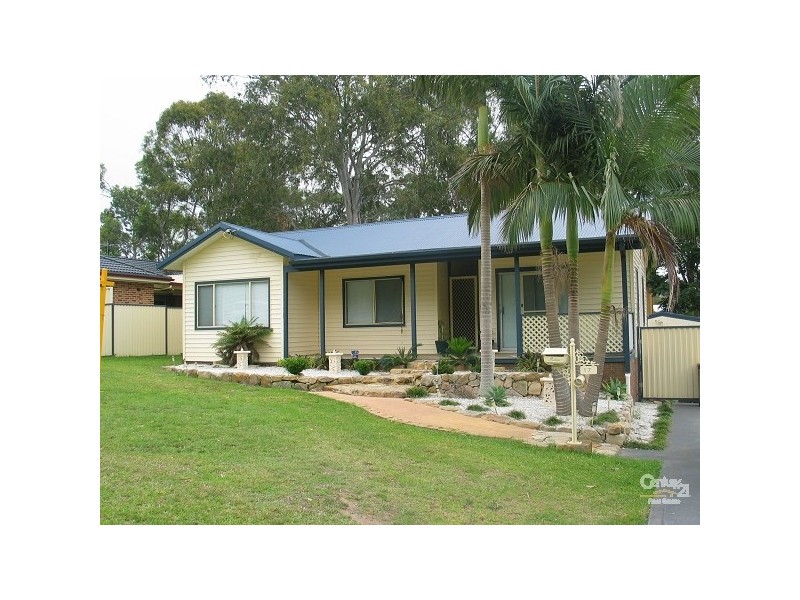 17 Lake Street, Wyee Point NSW 2259