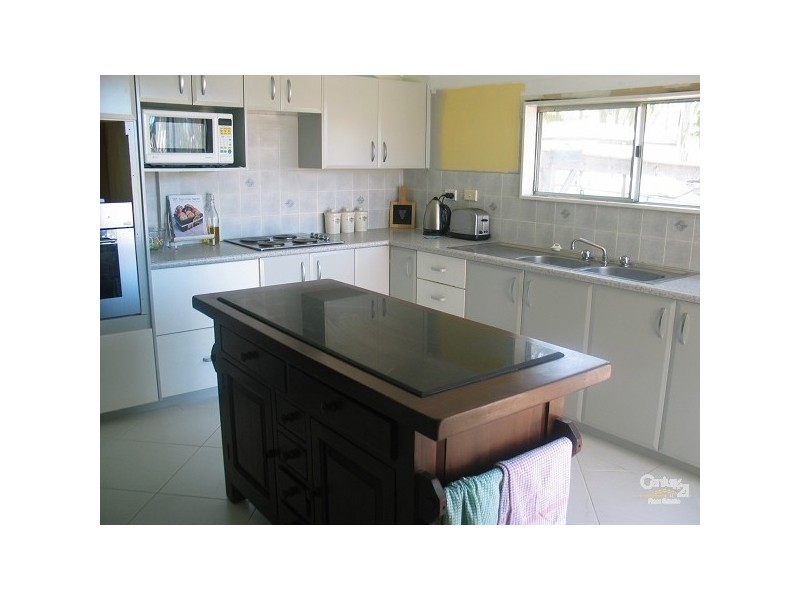 17 Lake Street, Wyee Point NSW 2259