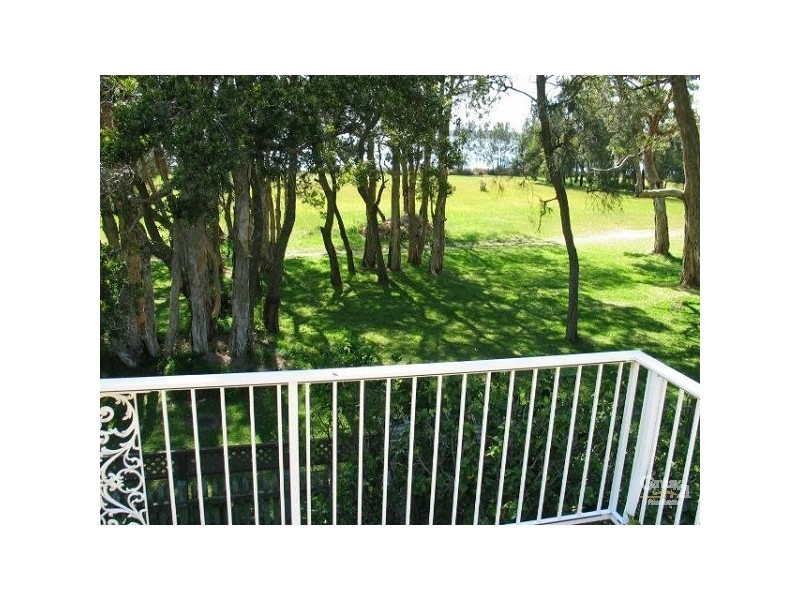 33 Sunrise Avenue, Budgewoi NSW 2262