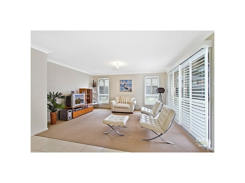 10 Drovers Way, Wadalba NSW 2259