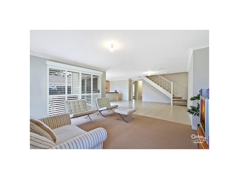 10 Drovers Way, Wadalba NSW 2259