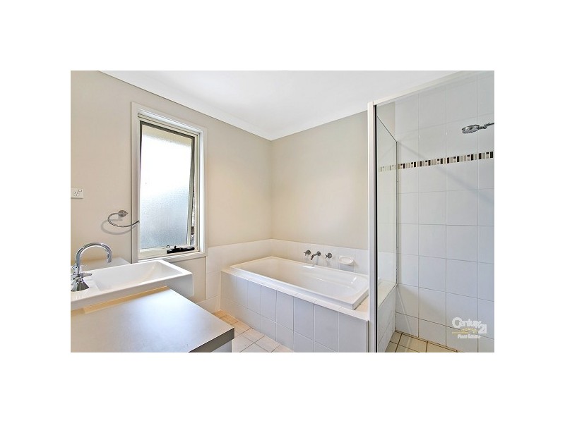 10 Drovers Way, Wadalba NSW 2259