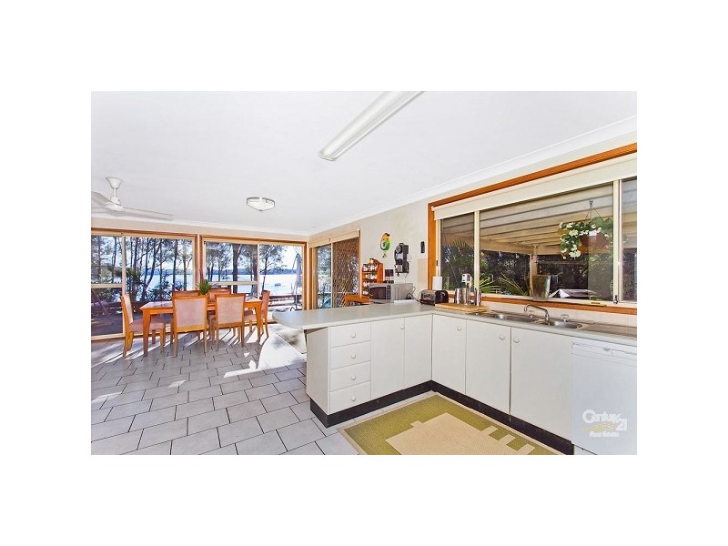 19 Wharf Street, Wyee Point NSW 2259