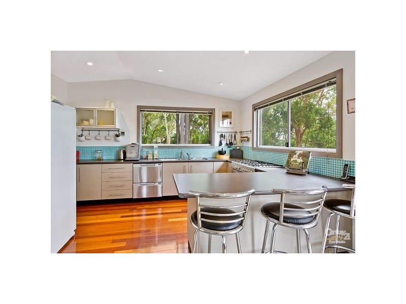 21 Harwood Close, Mannering Park NSW 2259