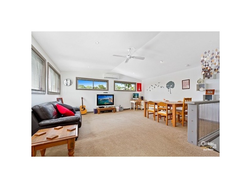 21 Harwood Close, Mannering Park NSW 2259
