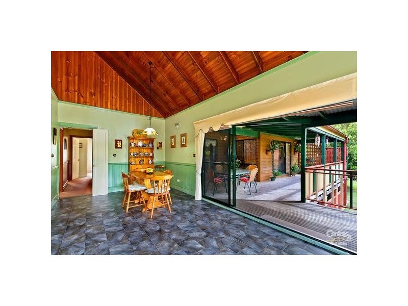 8 Simmons Close, Wyee Point NSW 2259