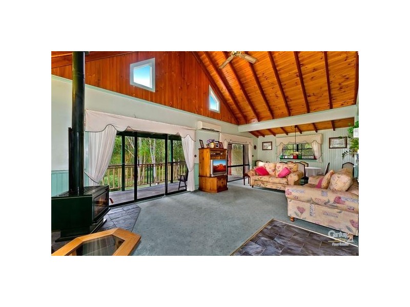8 Simmons Close, Wyee Point NSW 2259