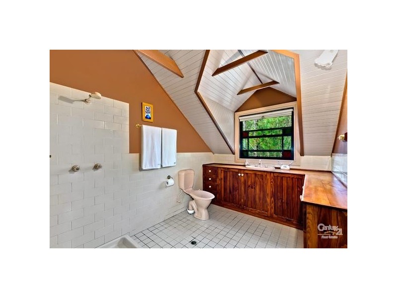 8 Simmons Close, Wyee Point NSW 2259