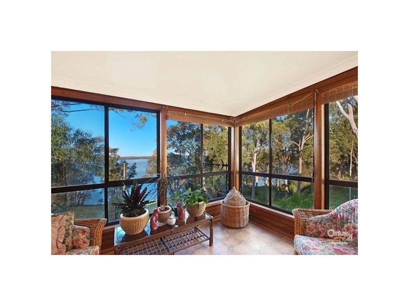 109 Griffith Street, Mannering Park NSW 2259
