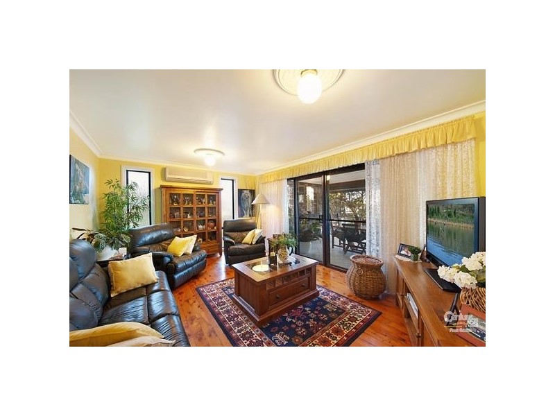 109 Griffith Street, Mannering Park NSW 2259