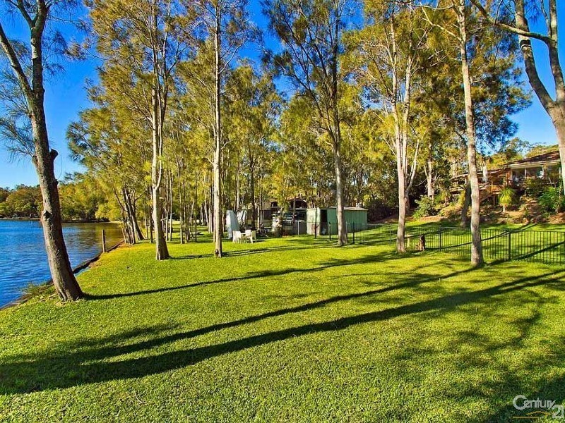 19 Wharf Street, Wyee Point NSW 2259