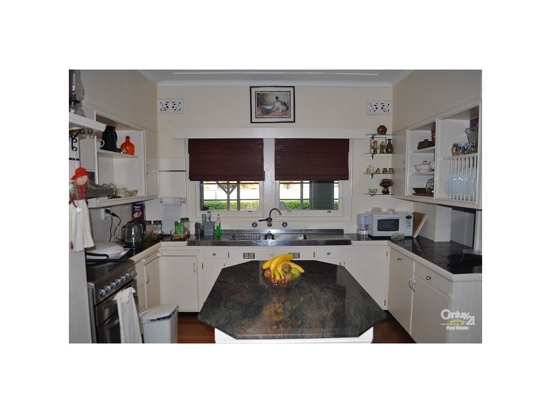 17 Maitland Road, Singleton NSW 2330