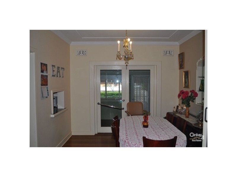 17 Maitland Road, Singleton NSW 2330