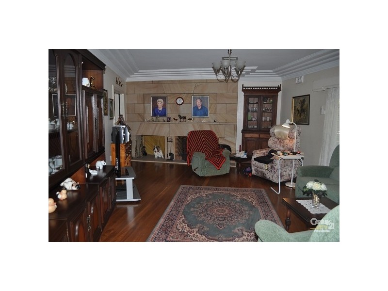 17 Maitland Road, Singleton NSW 2330