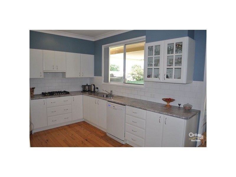 21 Lawson Avenue, Singleton NSW 2330