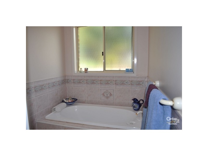 18 Heather Place, Singleton NSW 2330