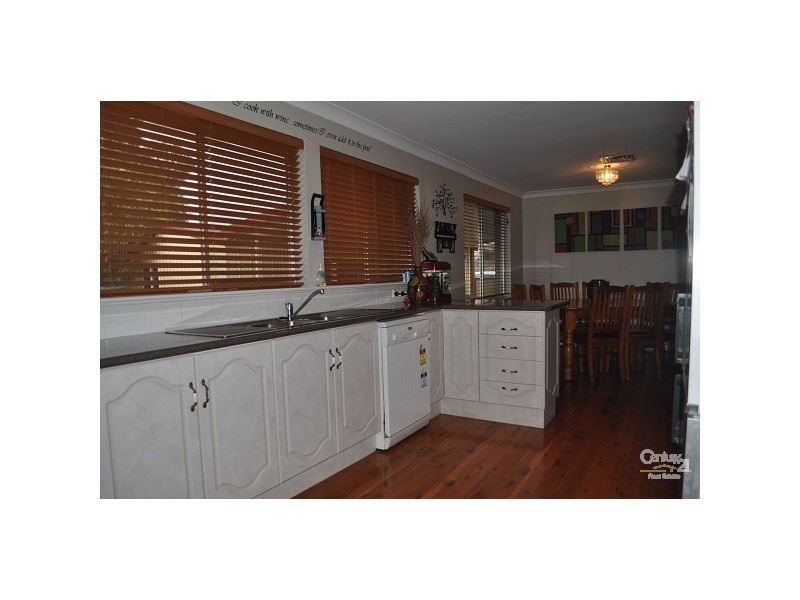 16 Cunningham Parade, Singleton NSW 2330