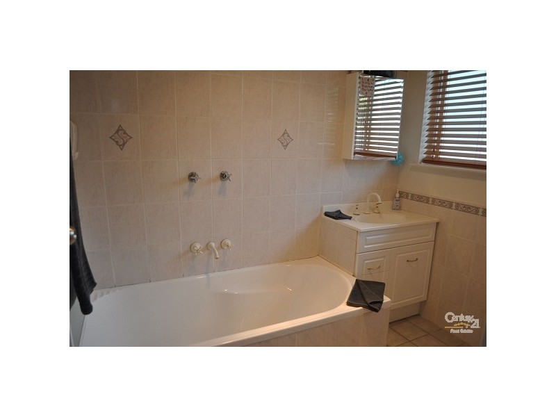 16 Cunningham Parade, Singleton NSW 2330