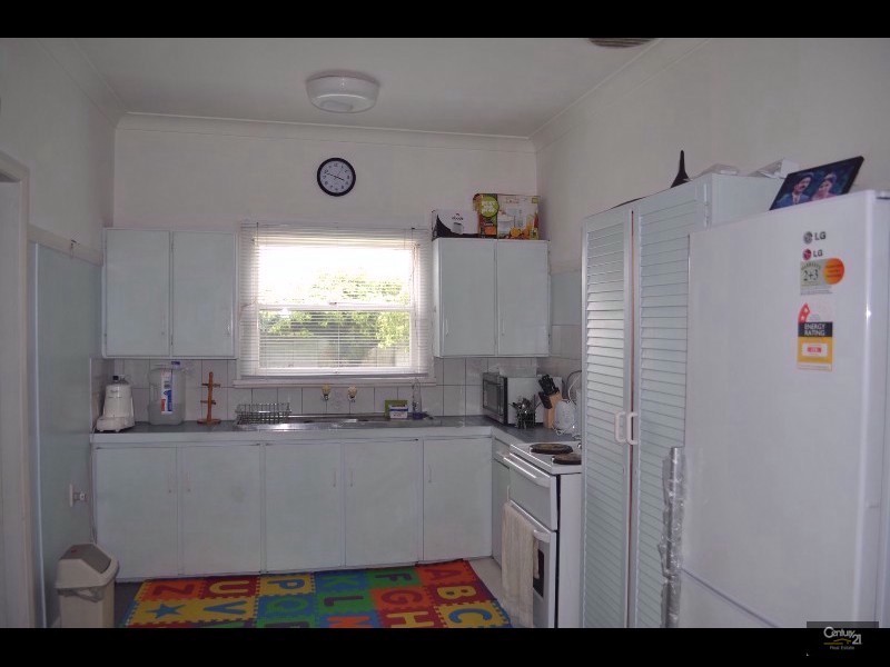 24 Collett Avenue, Singleton NSW 2330
