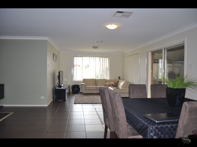 87 Casey Drive, Singleton NSW 2330