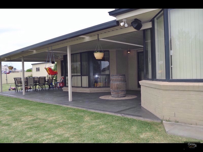 7 Bridle Place, Singleton NSW 2330