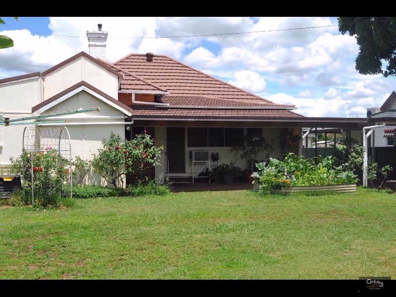 18 William Street, Singleton NSW 2330