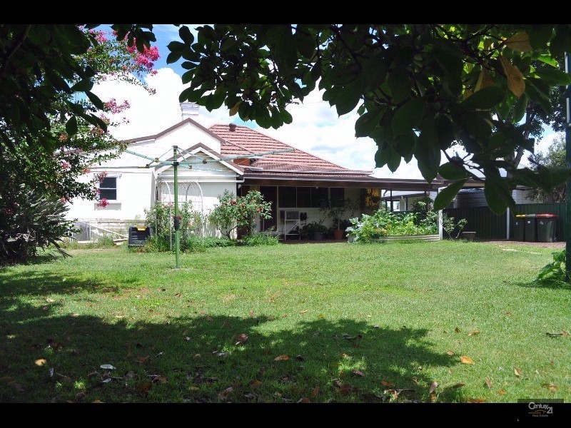 18 William Street, Singleton NSW 2330
