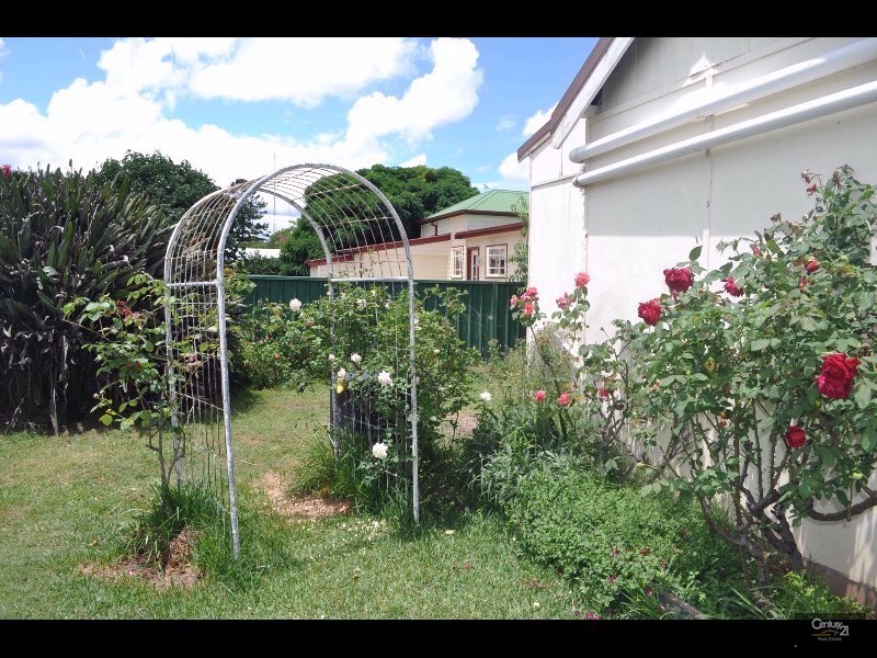 18 William Street, Singleton NSW 2330