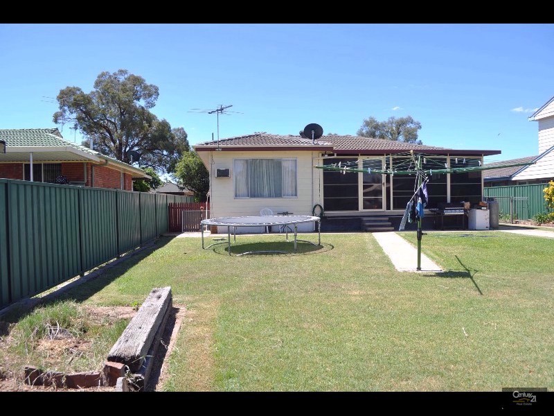 23 Lawson Avenue, Singleton NSW 2330