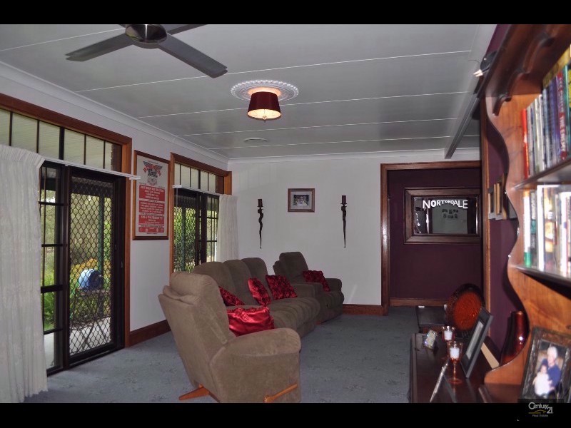 15 The Glade, Singleton NSW 2330