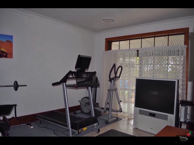 15 The Glade, Singleton NSW 2330