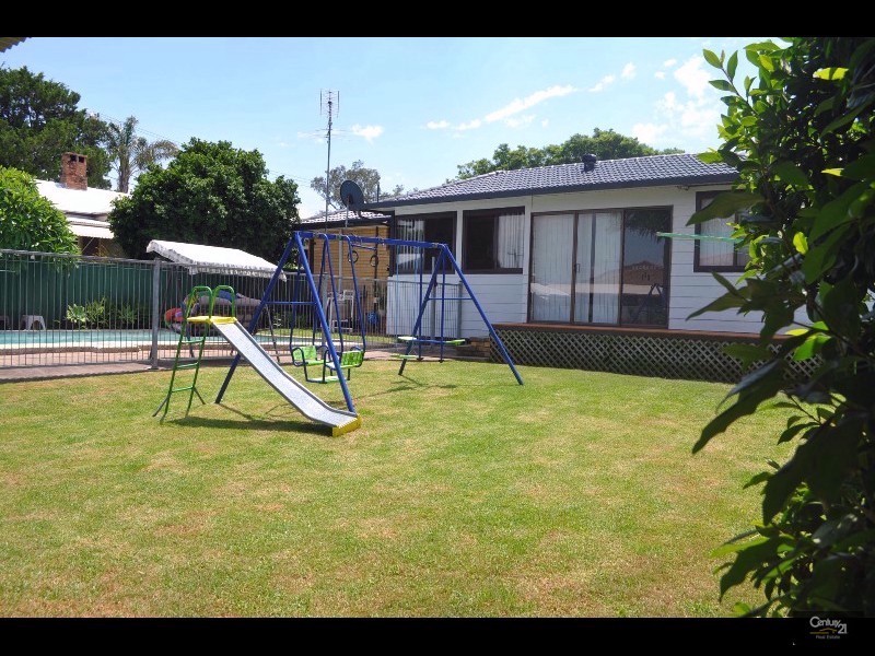 57  Howe Street, Singleton NSW 2330