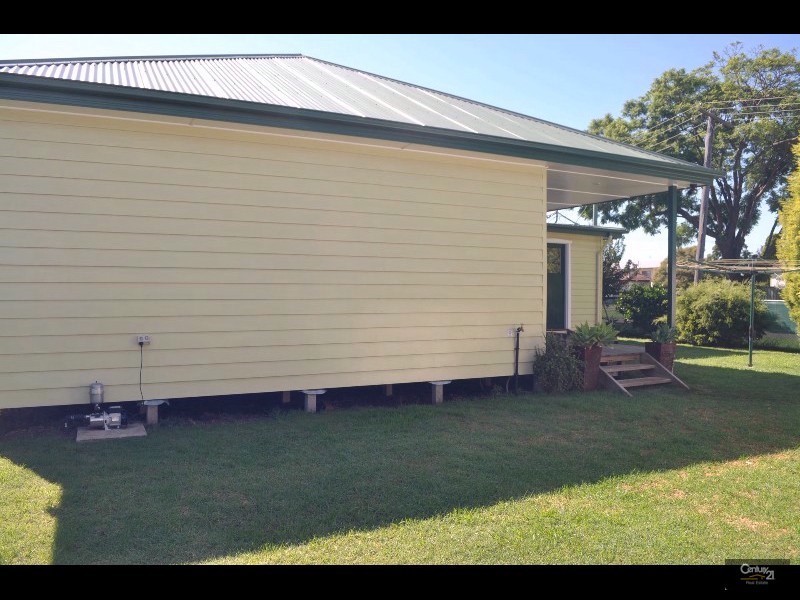 13  Church Street, Singleton NSW 2330