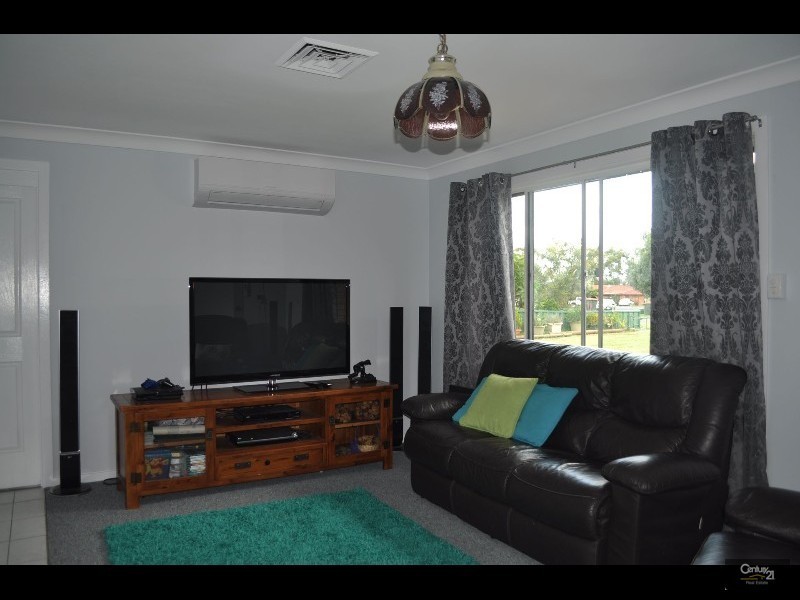 9 Henry Drive, Singleton NSW 2330