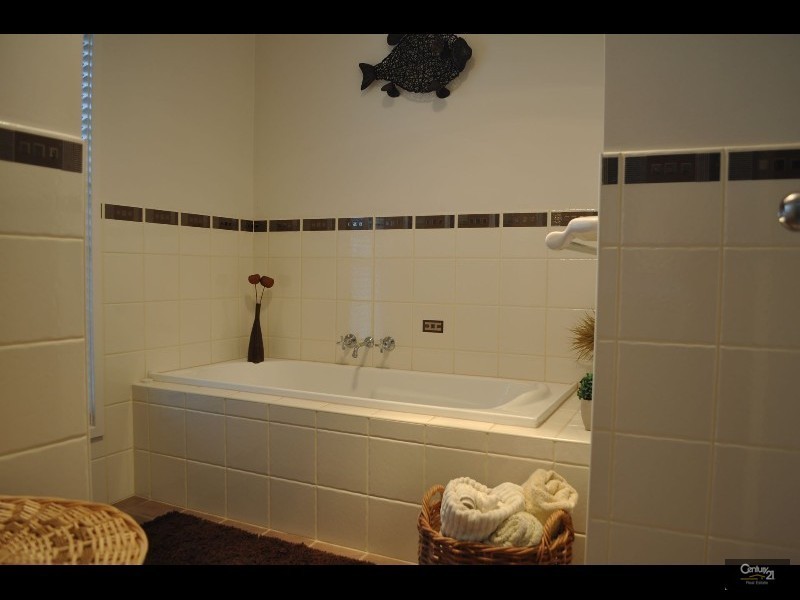 110 Casey Drive, Singleton NSW 2330