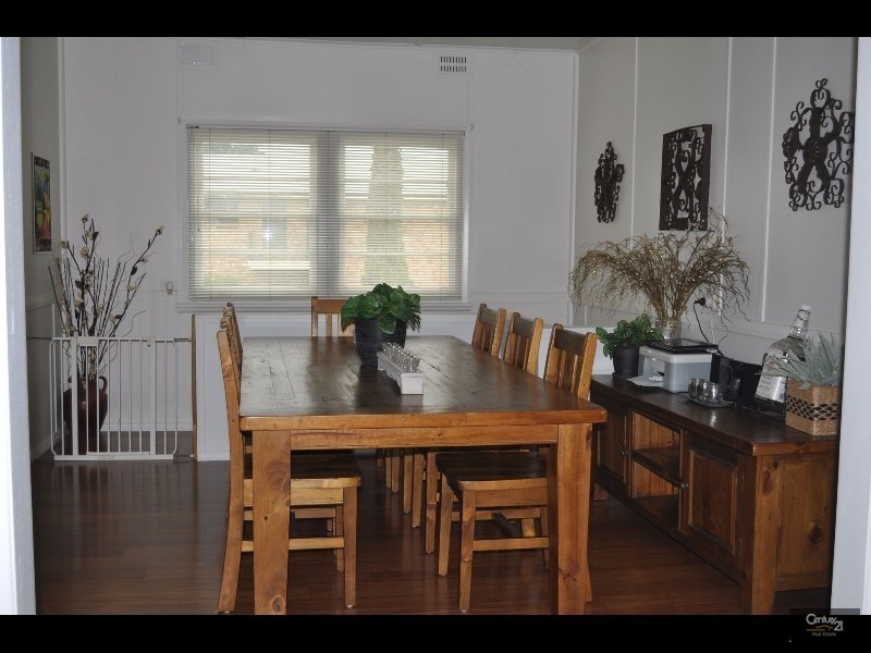 61 Raworth Street, Singleton NSW 2330