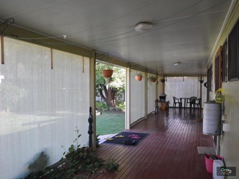 17 Howe Street, Broke NSW 2330