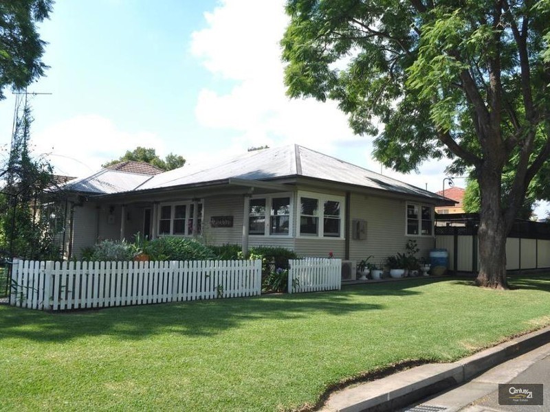 24 Rawcliffe Street, Singleton NSW 2330