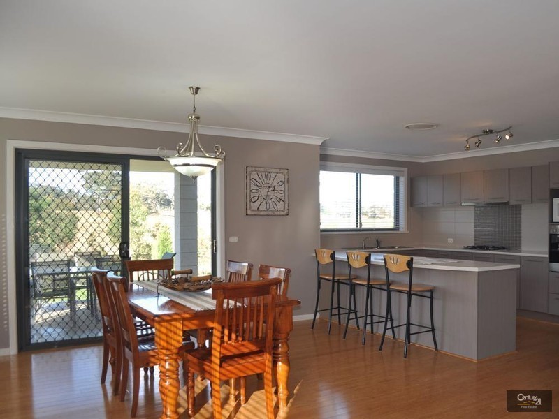 4B Eveleigh Close, Singleton NSW 2330
