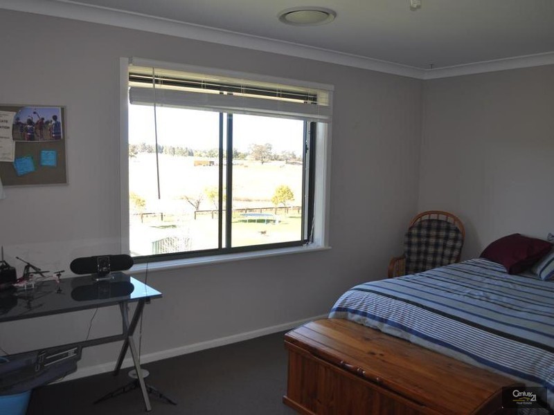 4B Eveleigh Close, Singleton NSW 2330